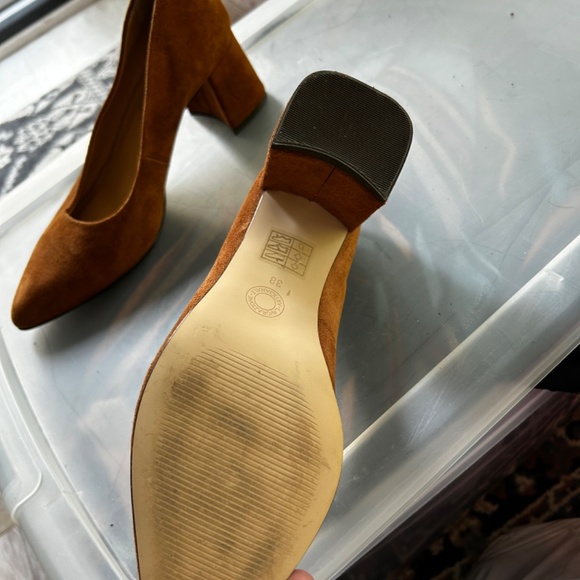 Designer shoes - Picture 3 of 3